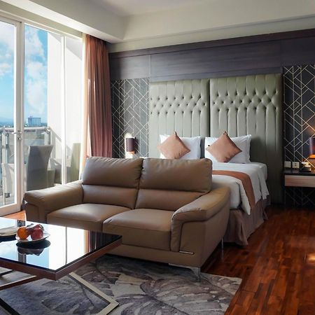 Crystal Lotus Hotel Jogyakarta Zewnętrze zdjęcie