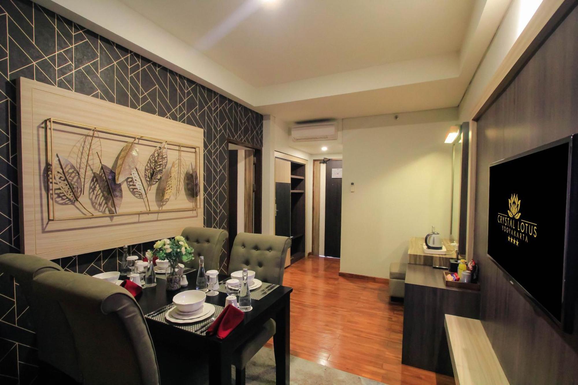 Crystal Lotus Hotel Jogyakarta Zewnętrze zdjęcie