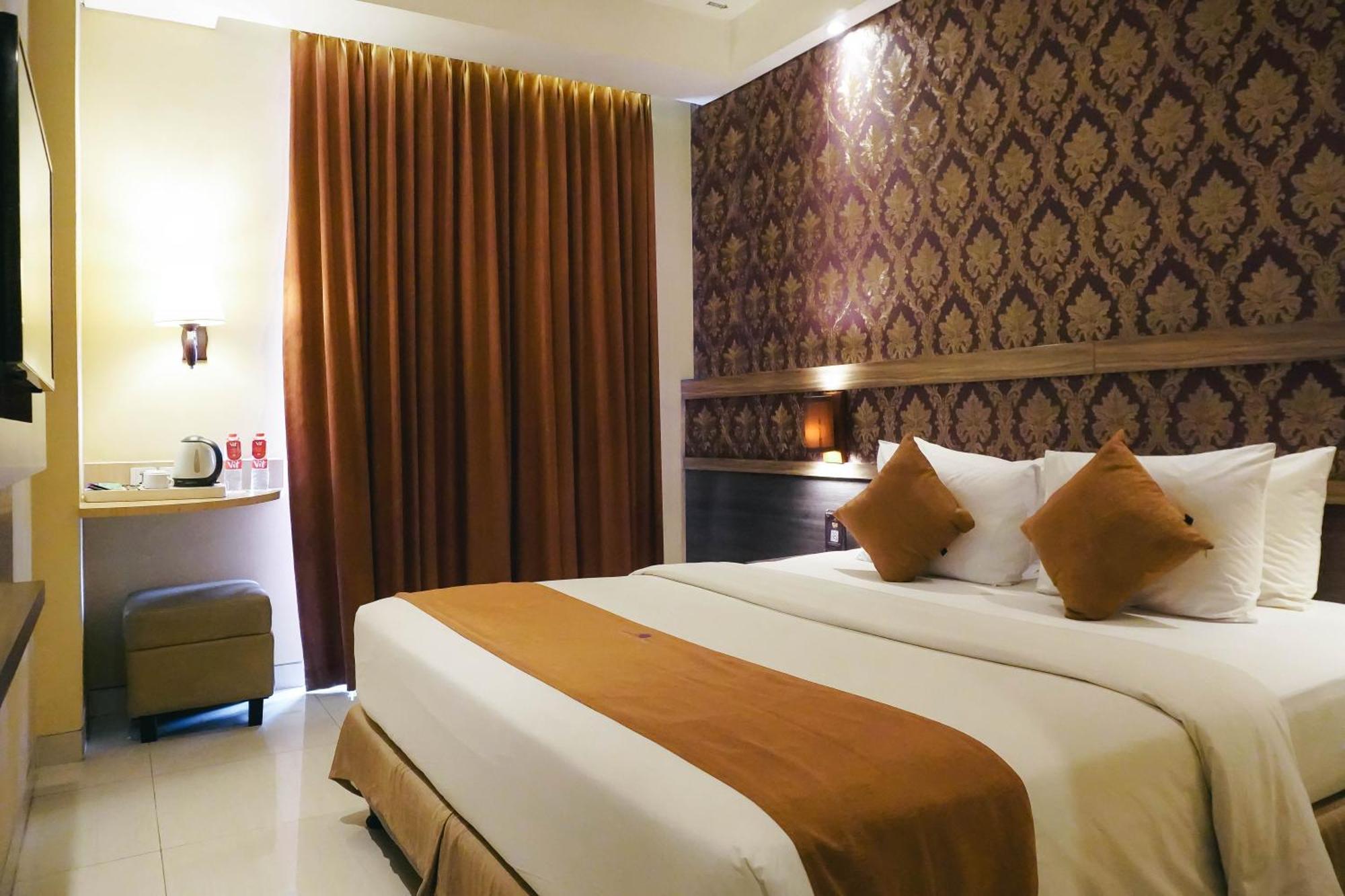 Crystal Lotus Hotel Jogyakarta Zewnętrze zdjęcie