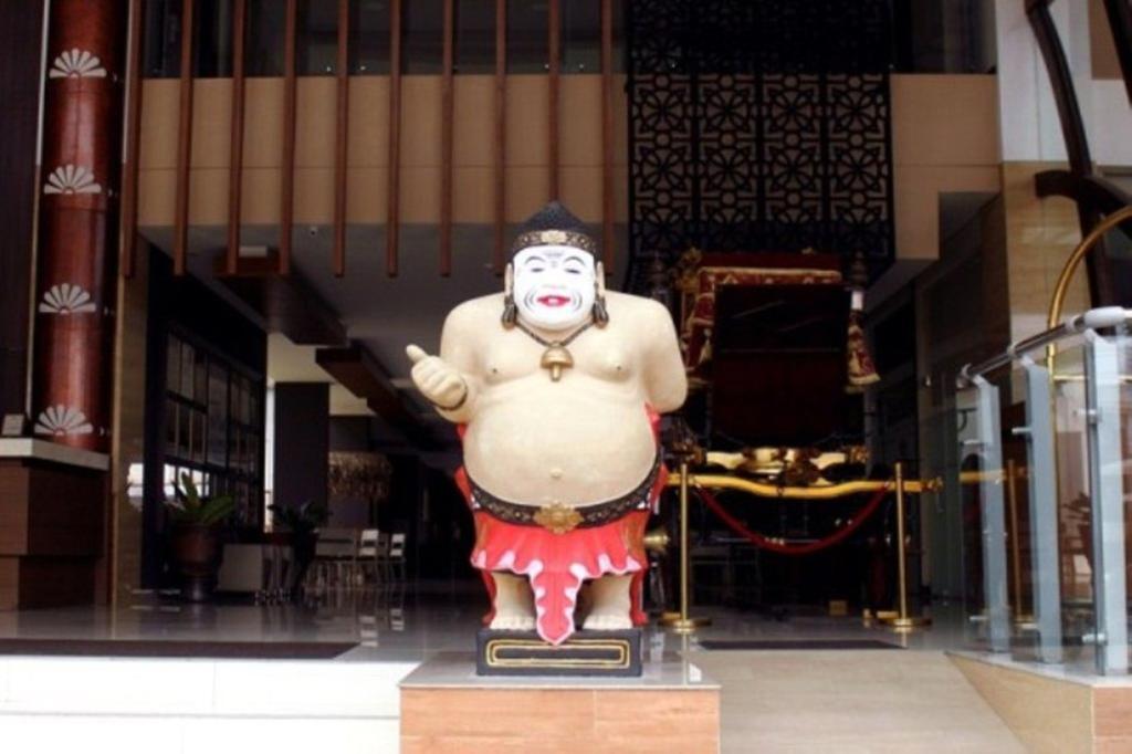 Crystal Lotus Hotel Jogyakarta Zewnętrze zdjęcie